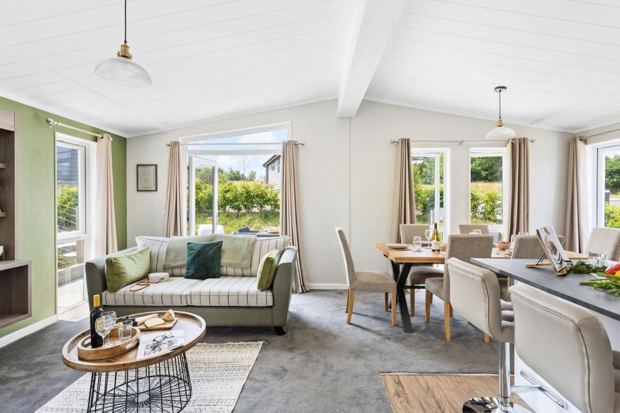 Rose Lodge, 21 Roadford Lake Lodges 리프턴 외부 사진